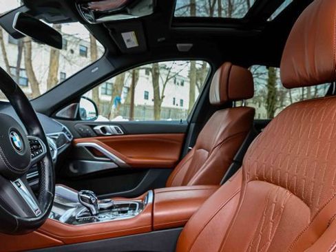 Used 2023 BMW X6 M50i w/ Executive Package image 9