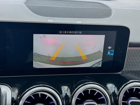 Used 2021 Mercedes-Benz GLB 250 image 10