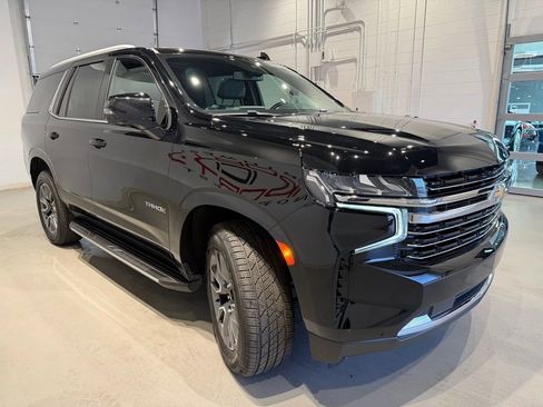 Used 2022 Chevrolet Tahoe LT w/ Luxury Package AWD/4WD image 3