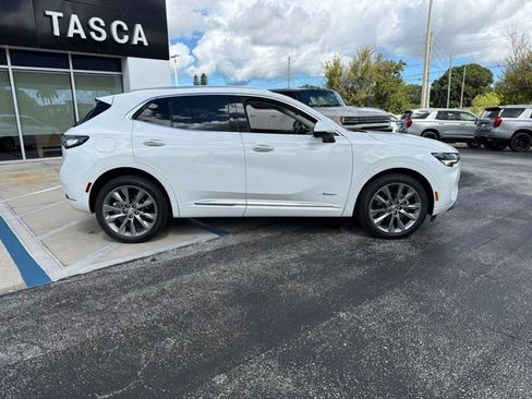 Used 2022 Buick Envision Avenir w/ Technology Package II FWD image 9