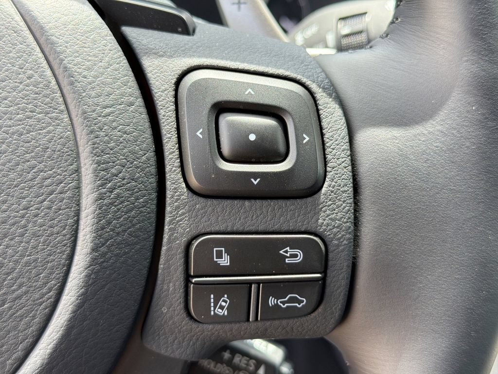 Used 2025 Lexus IS 350 F Sport RWD image 27