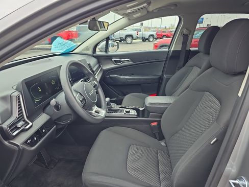 Used 2025 Kia Sportage LX AWD/4WD image 9