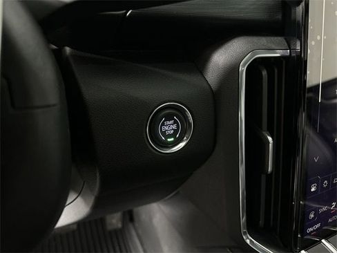 New 2025 GMC Acadia Elevation w/ Elevation Premium Package image 17