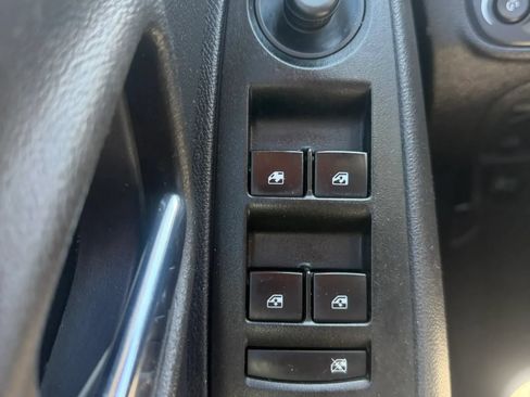 Used 2020 Chevrolet Trax LT AWD/4WD image 23