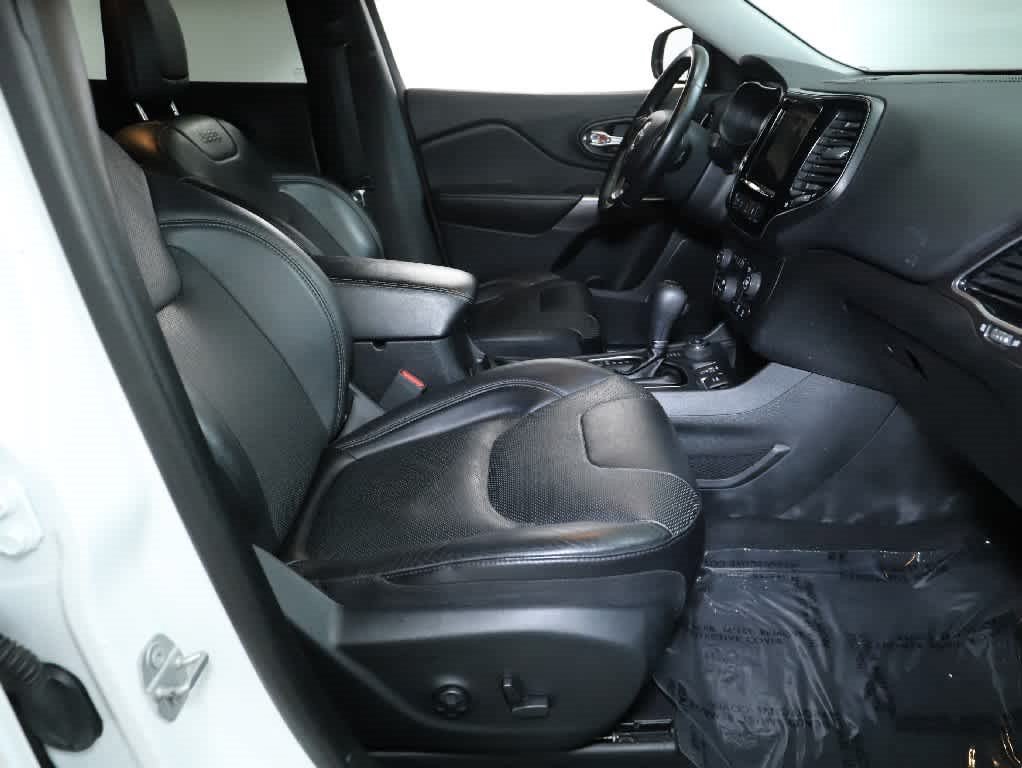 Used 2019 Jeep Cherokee Limited w/ Technology Group AWD/4WD image 35