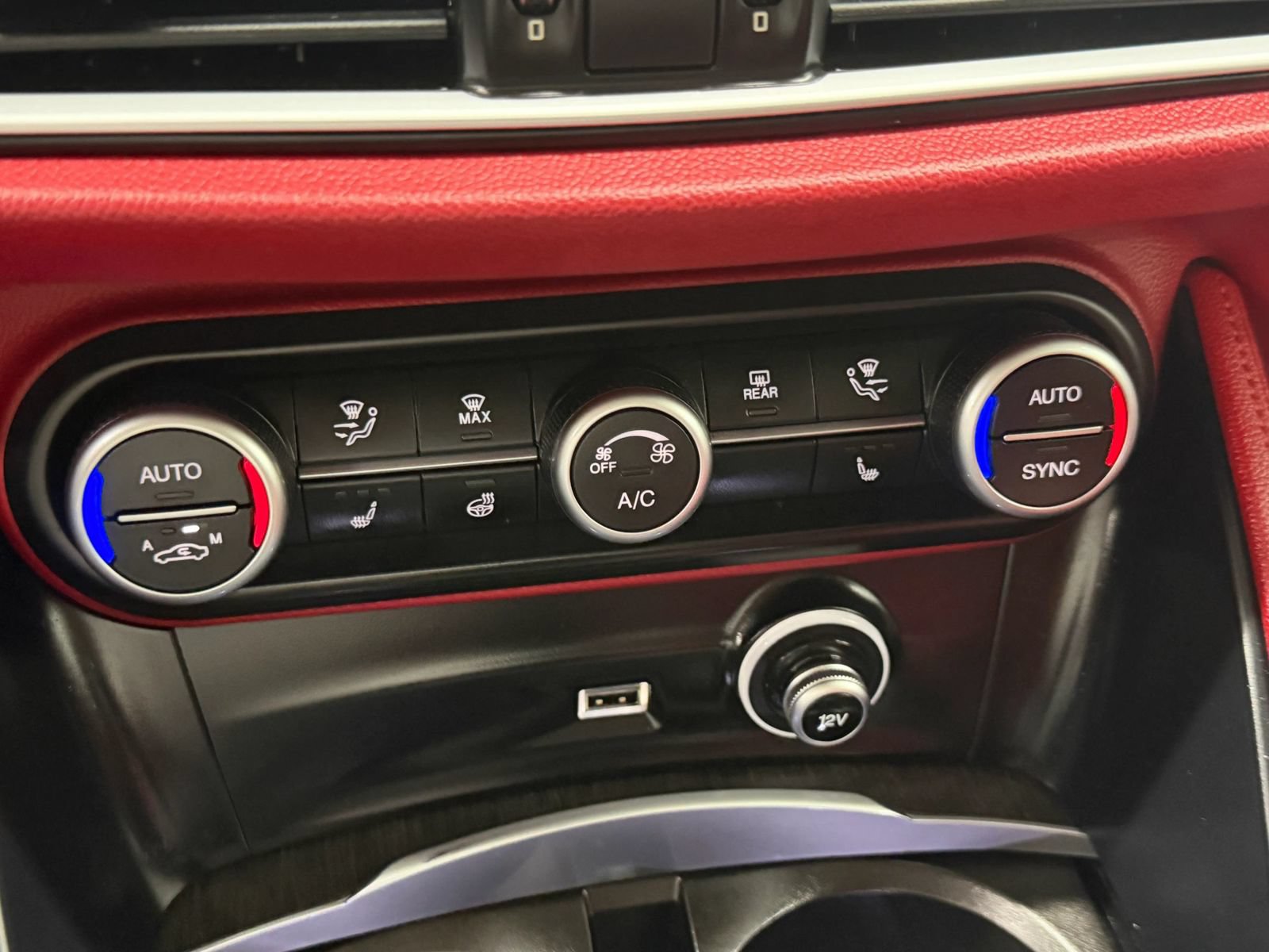 Used 2020 Alfa Romeo Stelvio Ti AWD/4WD image 31