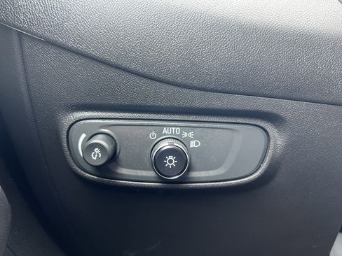 Used 2023 Chevrolet Equinox LT w/ LPO, Floor Liner Package image 19