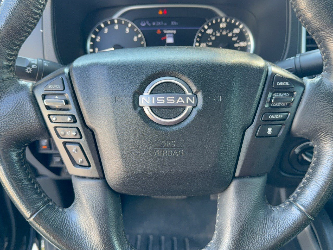 Used 2022 Nissan Frontier SV w/ SV Premium Package AWD/4WD image 10