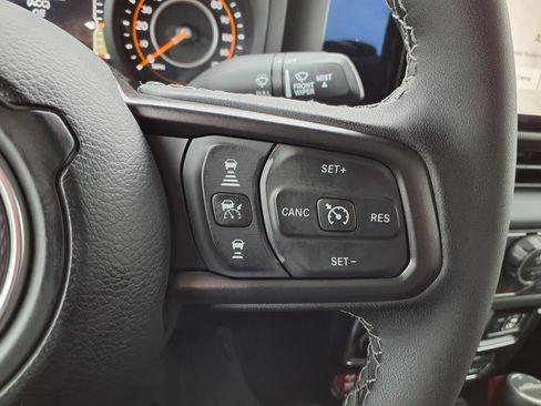 New 2026 Jeep Gladiator Mojave w/ Steel Bumper Group AWD/4WD image 12