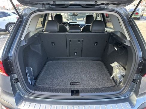 Used 2024 Volkswagen Taos SE image 21