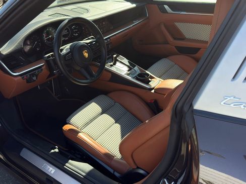 Certified 2024 Porsche 911 Targa 4S AWD/4WD image 19