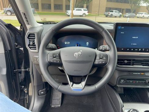 Used 2025 Ford Bronco Sport Outer Banks w/ Outer Banks Tech Package+ image 11