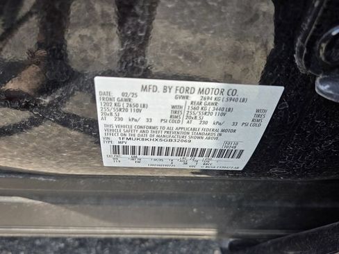 Used 2025 Ford Explorer ST-Line AWD/4WD image 21