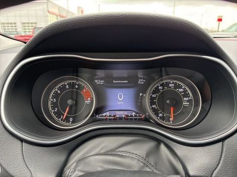Used 2019 Jeep Cherokee Trailhawk w/ Comfort/Convenience Group AWD/4WD image 25