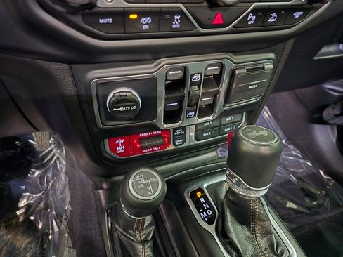 Used 2023 Jeep Wrangler Unlimited Rubicon 392 image 33