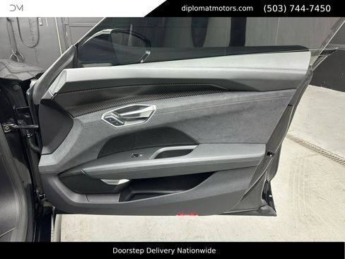 Used 2023 Audi RS e-tron GT w/ Carbon Performance Package image 23