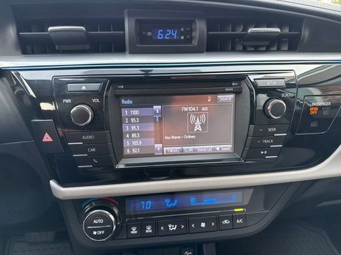 Used 2014 Toyota Corolla LE FWD image 25
