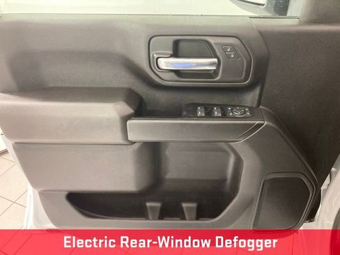 Used 2022 Chevrolet Silverado 2500 Custom w/ Custom Value Package image 13