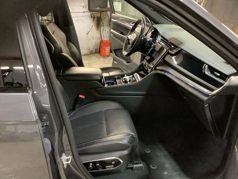 Used 2023 Jeep Grand Cherokee L Overland w/ Advanced Protech Group III image 22