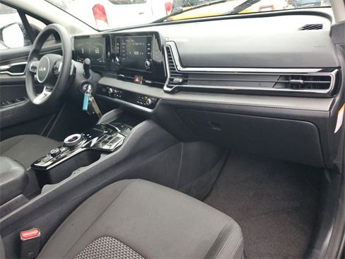 Used 2023 Kia Sportage LX image 10