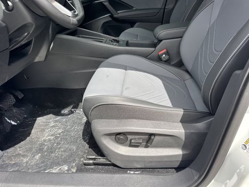 New 2026 Volkswagen Tiguan SE FWD image 15