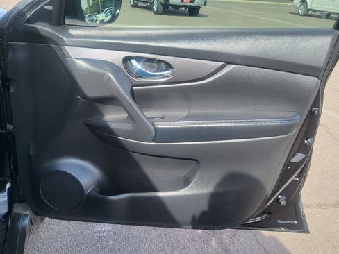 Used 2020 Nissan Rogue SV w/ Premium Package FWD image 17