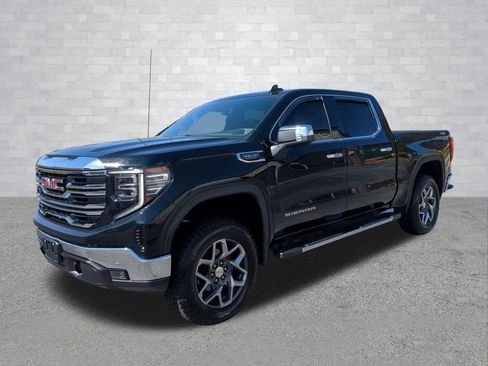 Used 2022 GMC Sierra 1500 SLT w/ SLT Convenience Package AWD/4WD image 10