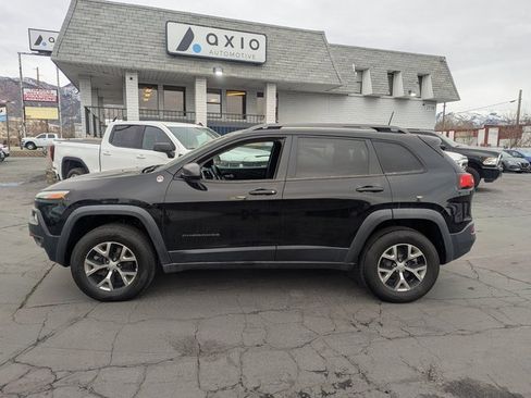 Used 2018 Jeep Cherokee Trailhawk w/ Comfort & Convenience Group image 7