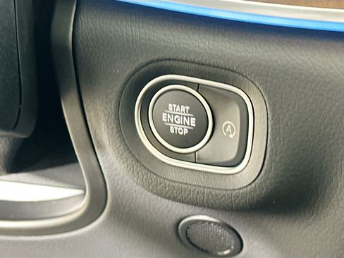 Certified 2026 Mercedes-Benz GLS 450 4MATIC image 16