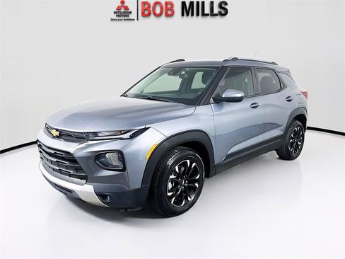 Used 2022 Chevrolet TrailBlazer LT image 3