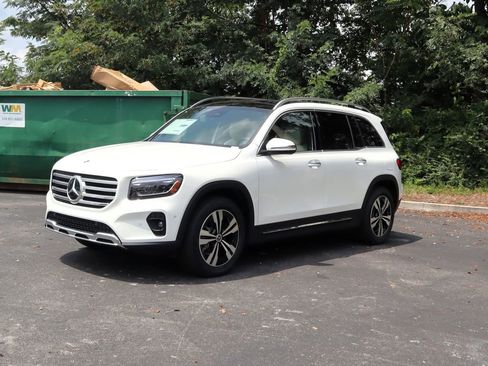 New 2026 Mercedes-Benz GLB 250 4MATIC image 7
