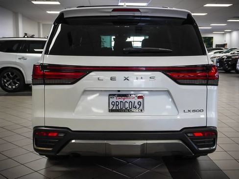 Used 2024 Lexus LX 600 4WD w/ Luxury Package image 7
