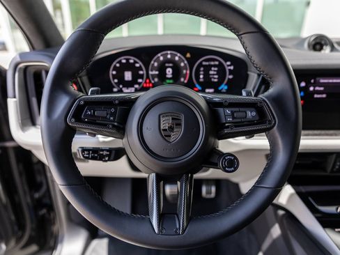 Used 2025 Porsche Cayenne Turbo AWD/4WD image 22