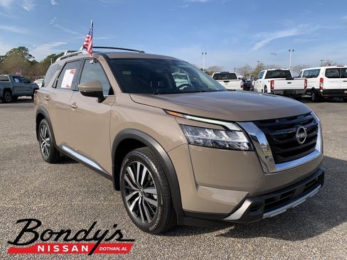 Used 2024 Nissan Pathfinder Platinum w/ Cargo Package image 1