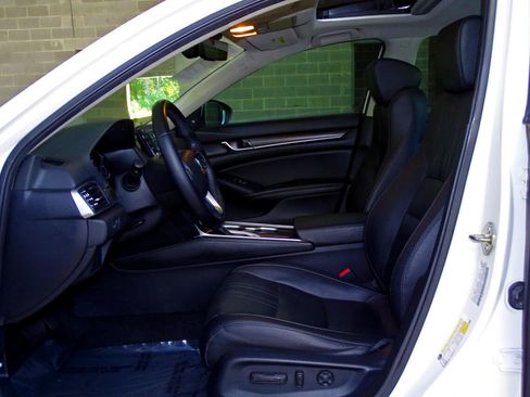 Used 2019 Honda Accord EX-L image 11