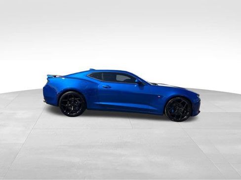 Used 2017 Chevrolet Camaro SS RWD image 6