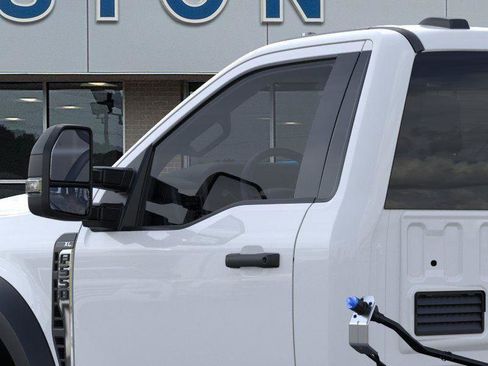 New 2025 Ford F550 2WD Regular Cab Super Duty image 37