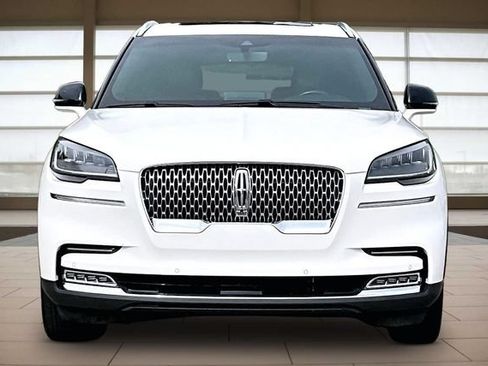 Used 2021 Lincoln Aviator Reserve w/ Equipment Group 201A AWD/4WD image 3