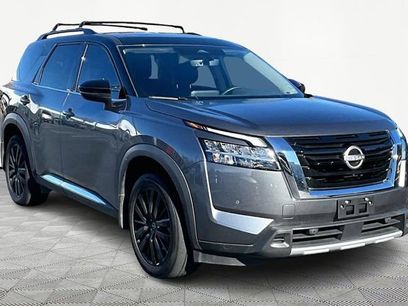 Used 2024 Nissan Pathfinder SL w/ SL Premium Package