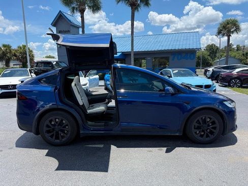 Used 2023 Tesla Model X AWD/4WD image 4