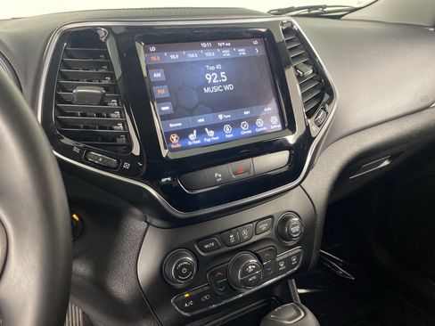 Used 2020 Jeep Cherokee Limited AWD/4WD image 28