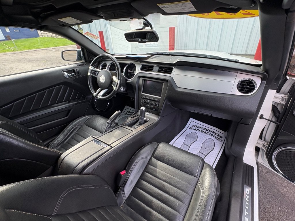 Used 2010 Ford Mustang GT Premium RWD image 13