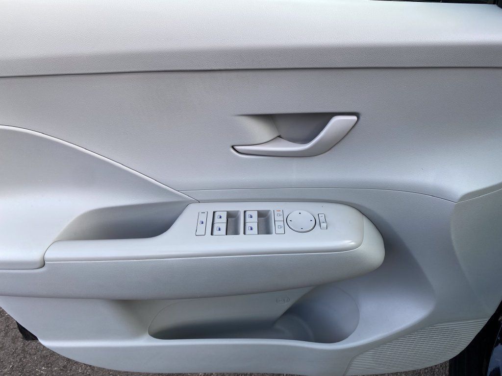 Certified 2024 Hyundai Kona SEL FWD image 30