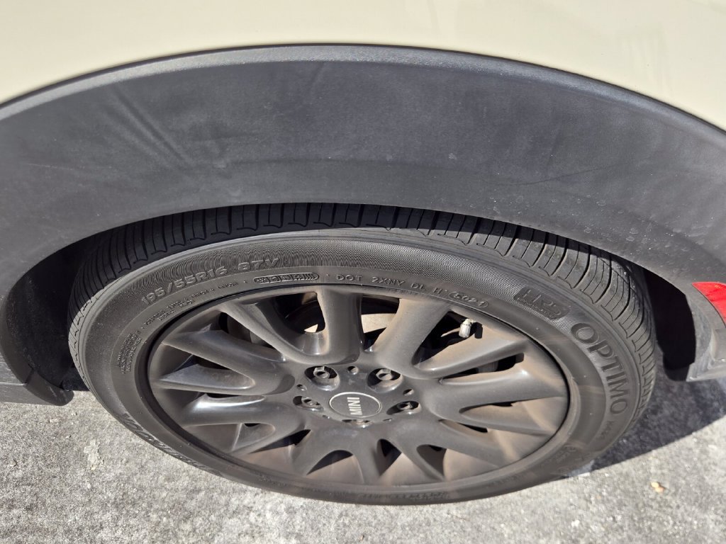 Used 2019 MINI Cooper 2-Door Hardtop FWD image 8