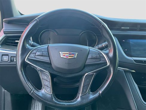 Used 2020 Cadillac XT5 Premium Luxury image 11