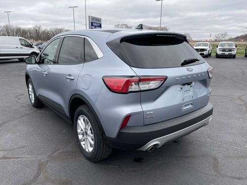 Used 2022 Ford Escape SE w/ Cold Weather Package image 3
