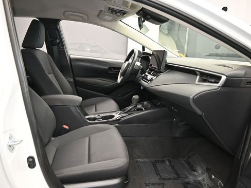 Used 2024 Toyota Corolla LE image 43