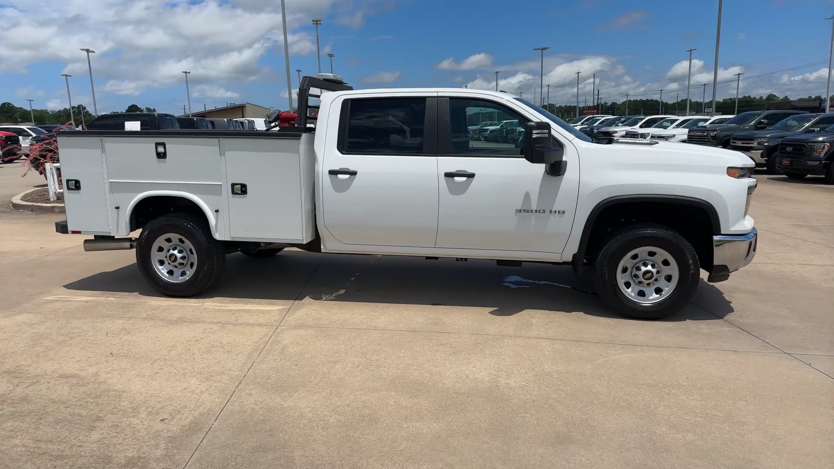 Used 2025 Chevrolet Silverado 3500 W/T w/ WT Convenience Package AWD/4WD image 2