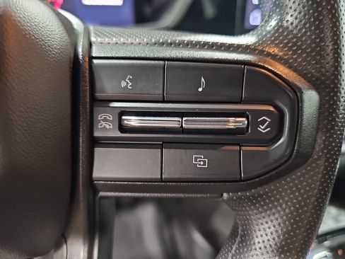 Used 2024 Chevrolet Colorado Trail Boss AWD/4WD image 17