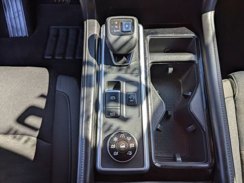 Used 2022 Nissan Pathfinder S AWD/4WD image 24